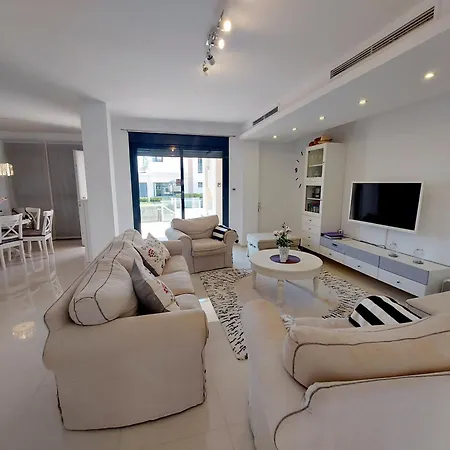 Zenia 8 Sleeps - Private Pool Apartment *