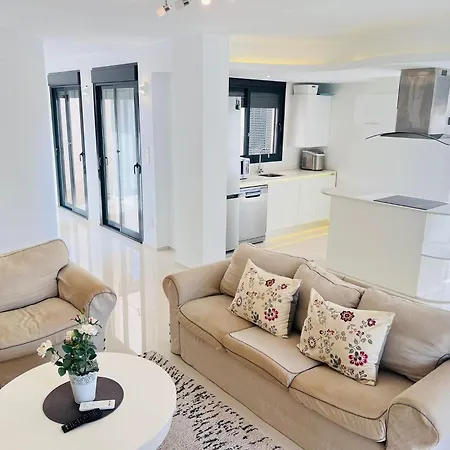 Zenia 8 Sleeps - Private Pool Apartment *